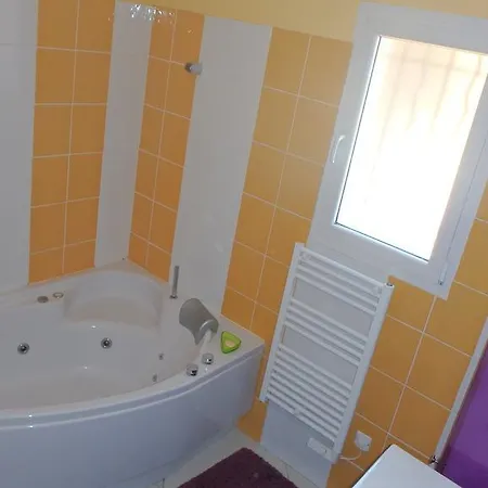 Semesterbostad Confina